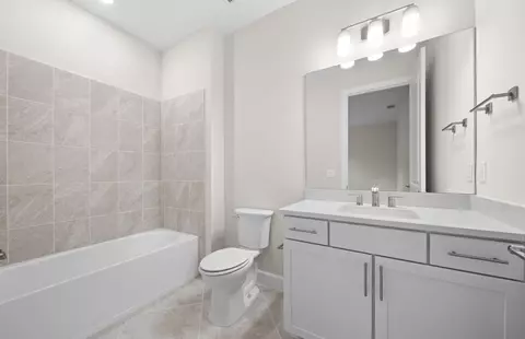 Bath - 3922 E Hampton Cir, Alva, FL 33920 photo 3 of 5