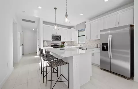 Kitchen - 2114 Sequoia, Naples, FL 34120 photo 5 of 6