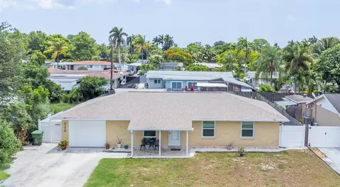 220 Davis Rd, Palm Springs, FL 33461