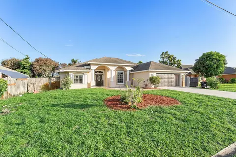 534 SW Halifax Ave, Port Saint Lucie, FL 34953