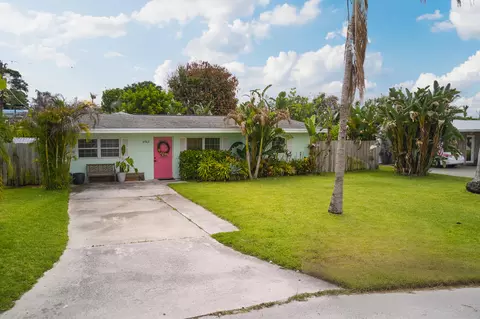 3743 NE Barbara Dr, Jensen Beach, FL 34957