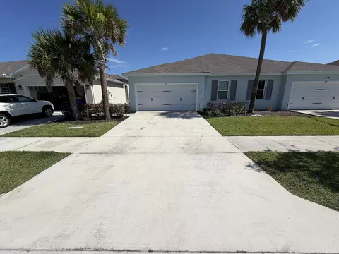 845 Persimmon Pl, Fort Pierce, FL 34981