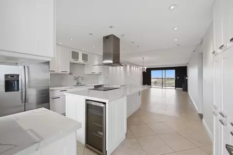 2215 Cypress Island Dr #906, Pompano Beach, FL 33069