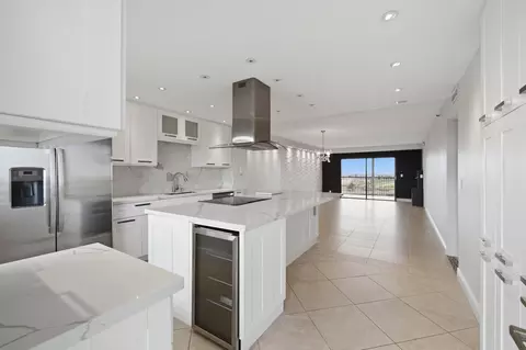2215 Cypress Island Dr #906, Pompano Beach, FL 33069