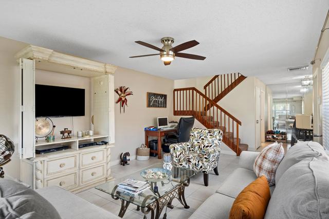 3325 SW Sunset Trace Cir, Palm City, FL 34990