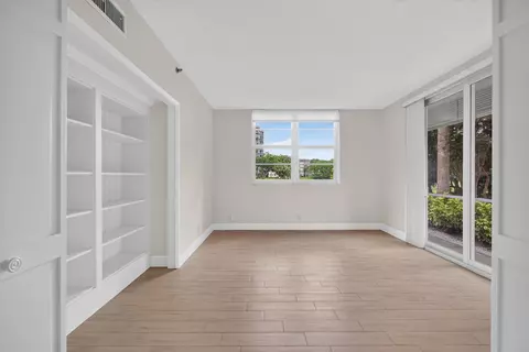 Living - 3520 Oaks Way #110, Pompano Beach, FL 33069 photo 5 of 8