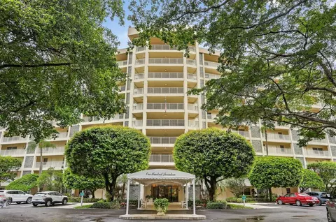 3520 Oaks Way #110, Pompano Beach, FL 33069
