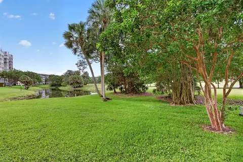 Exterior - 3520 Oaks Way #110, Pompano Beach, FL 33069 photo 12 of 13