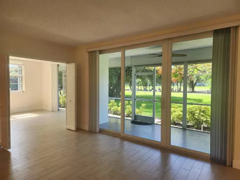 Living - 3520 Oaks Way #110, Pompano Beach, FL 33069 photo 3 of 8
