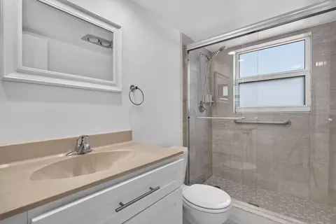 Bath - 3520 Oaks Way #110, Pompano Beach, FL 33069 photo 5 of 6