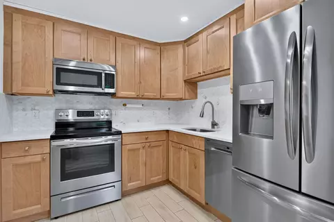 Kitchen - 3520 Oaks Way #110, Pompano Beach, FL 33069 photo 3 of 3