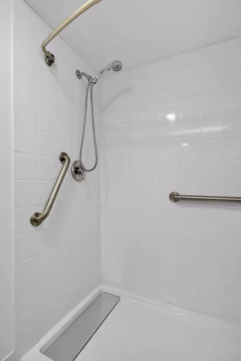 Bath - 3520 Oaks Way #110, Pompano Beach, FL 33069 photo 4 of 6