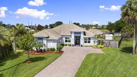 2091 SW Hobby Ct, Port Saint Lucie, FL 34953