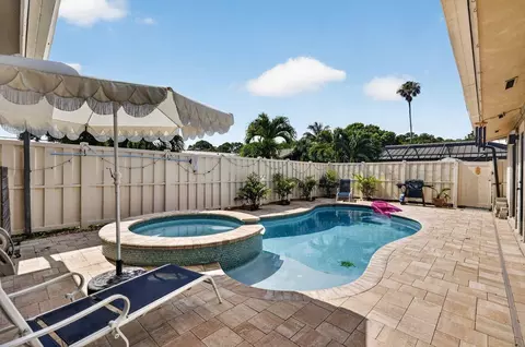 5378 Eagle Lake Dr, Palm Beach Gardens, FL 33418