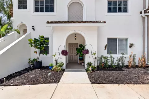 311 Bayfront Dr, Boynton Beach, FL 33435