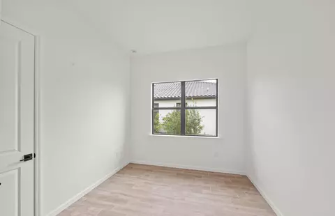 Bedroom - 2107 Freemont Dr, Naples, FL 34120 photo 2 of 2