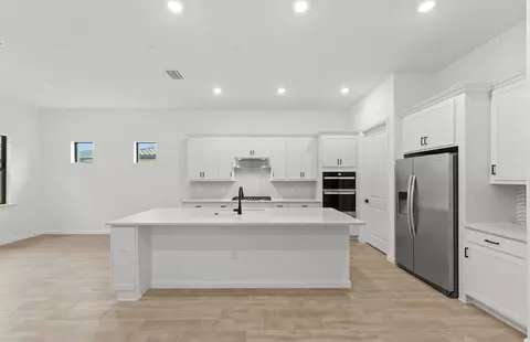 Kitchen - 2107 Freemont Dr, Naples, FL 34120 photo 3 of 7