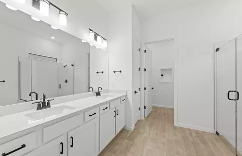 Bath - 2107 Freemont Dr, Naples, FL 34120 photo 2 of 4