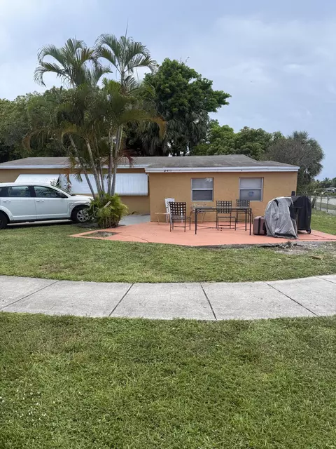 2071 NW 29th Ter, Fort Lauderdale, FL 33311