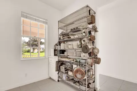 Kitchen - 216 Juniper Way, Jupiter, FL 33458 photo 4 of 5