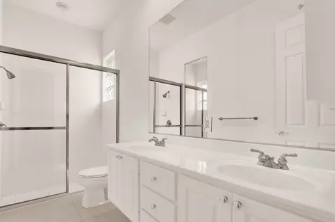 Bath - 216 Juniper Way, Jupiter, FL 33458 photo 1 of 2