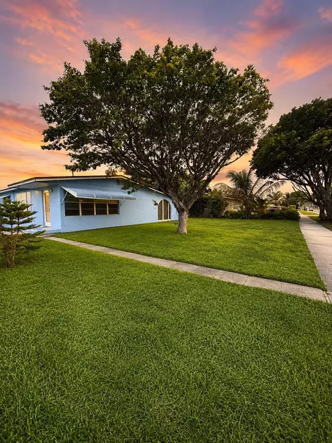 1310 Palm Beach Lakes Blvd, West Palm Beach, FL 33401
