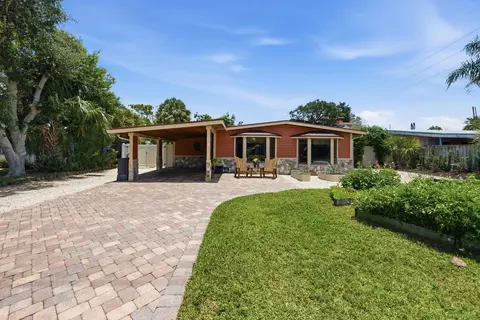 1055 S Brevard Ave, Cocoa Beach, FL 32931