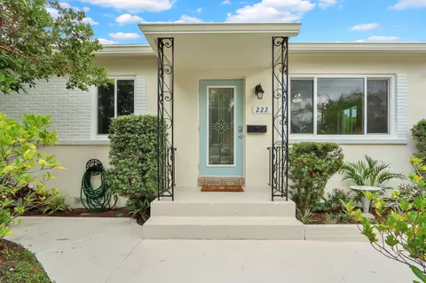222 Bayberry Dr, Lake Park, FL 33403