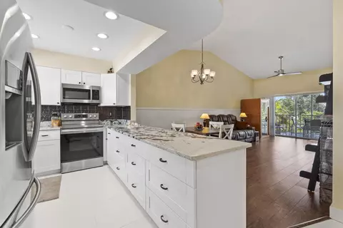 2950 SE Ocean Blvd #119-6, Stuart, FL 34996