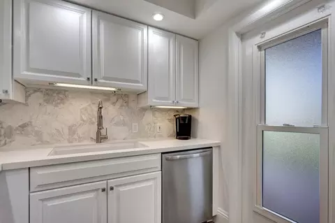Kitchen - 225 Beach Rd #204, Tequesta, FL 33469 photo 3 of 4