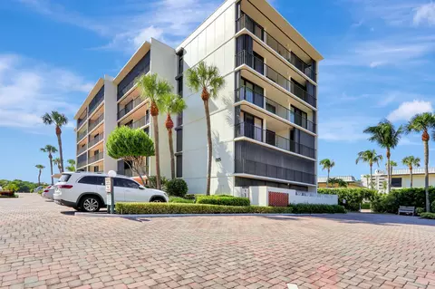 Exterior - 225 Beach Rd #204, Tequesta, FL 33469 photo 2 of 6