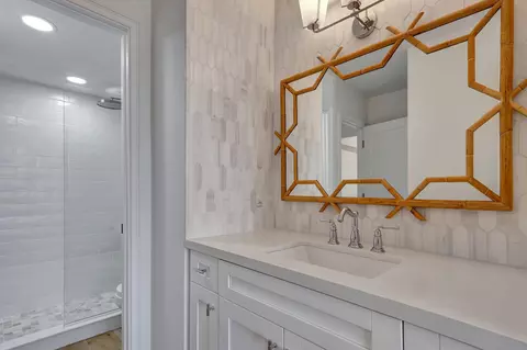 Bath - 225 Beach Rd #204, Tequesta, FL 33469 photo 2 of 2