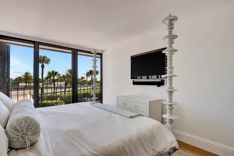 Bedroom - 225 Beach Rd #204, Tequesta, FL 33469 photo 4 of 6
