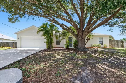 201 SW Amesbury Ave, Port Saint Lucie, FL 34953
