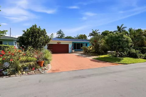 1985 Ocean Mist Dr, Pompano Beach, FL 33062