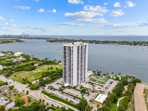 5600 N Flagler Dr #402, West Palm Beach, FL 33407