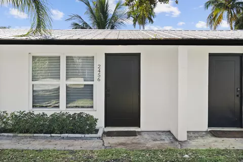 Exterior - 2456 SW Hideaway Ln, Stuart, FL 34994 photo 3 of 7