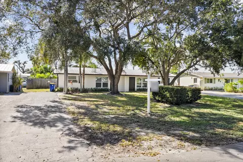 Exterior - 2456 SW Hideaway Ln, Stuart, FL 34994 photo 7 of 7