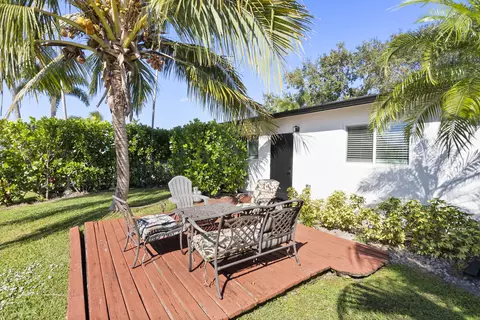 Exterior - 2456 SW Hideaway Ln, Stuart, FL 34994 photo 5 of 7