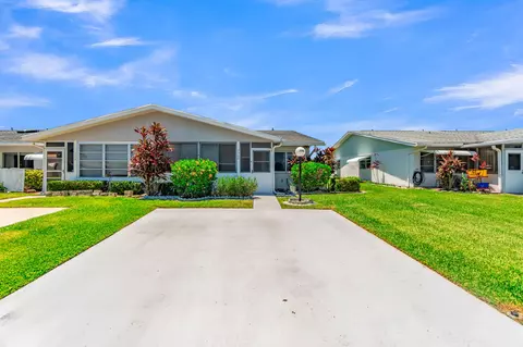 3360 NE Rossi Ct NE, West Palm Beach, FL 33417