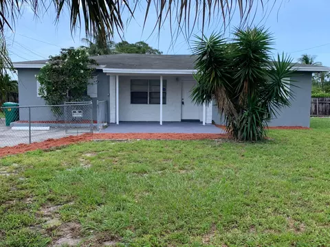 240 NW 38th Ave, Lauderhill, FL 33311