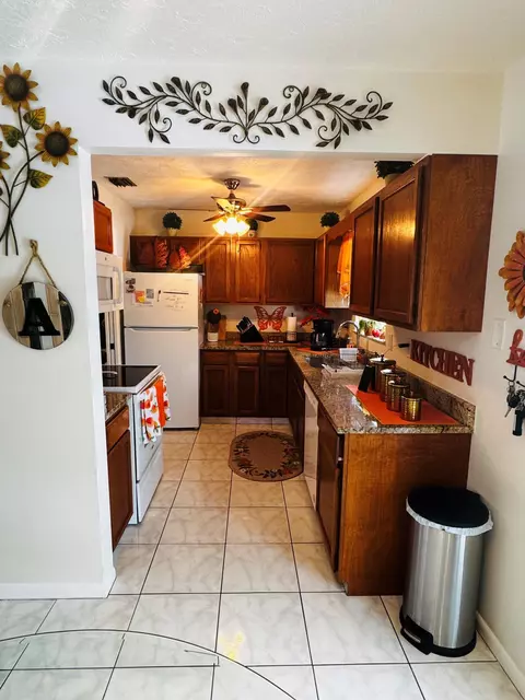 Kitchen - 1918 SE Monroe St, Stuart, FL 34997 photo 1 of 2