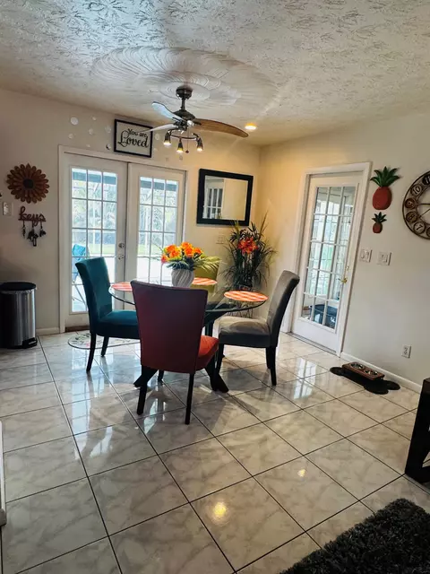 Dining - 1918 SE Monroe St, Stuart, FL 34997 photo 1 of 1