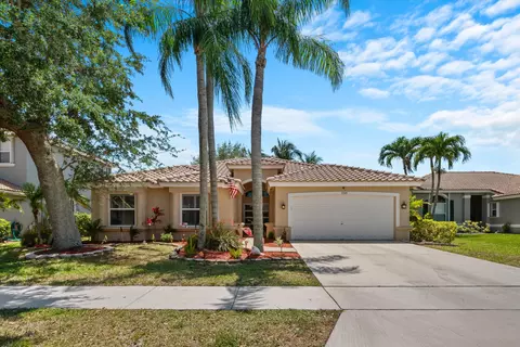 5649 Oakmont Village Cir, Lake Worth, FL 33463