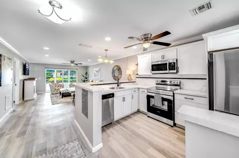 154 Lake Dora Dr, West Palm Beach, FL 33411