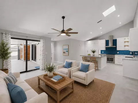 5385 Eagle Lake Dr, Palm Beach Gardens, FL 33418