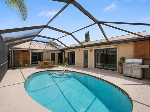5385 Eagle Lake Dr, Palm Beach Gardens, FL 33418