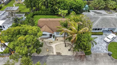 1875 Ridge Rd, Juno Beach, FL 33408 photo 2