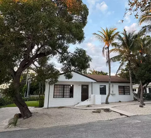 1875 Ridge Rd, Juno Beach, FL 33408