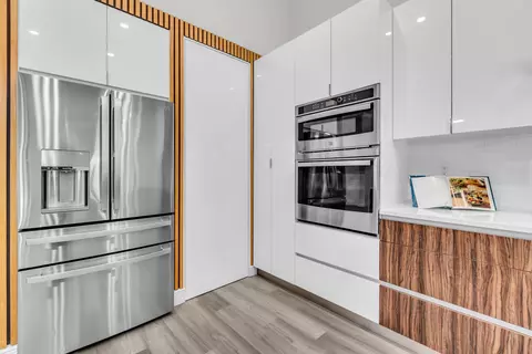 Kitchen - 5718 NW 50th Dr, Coral Springs, FL 33067 photo 8 of 12